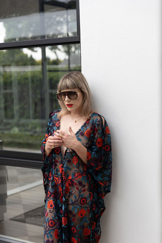 LUNA : Kaftan // Embroided Flowers