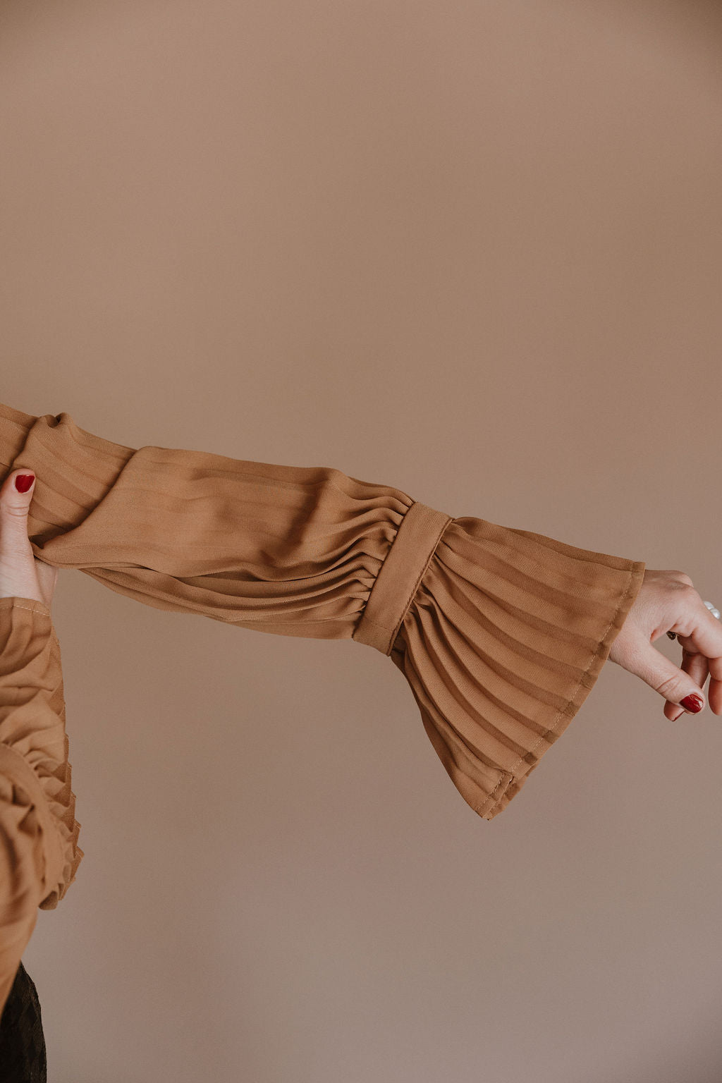VALENTINA : Pleated Blouse Brown