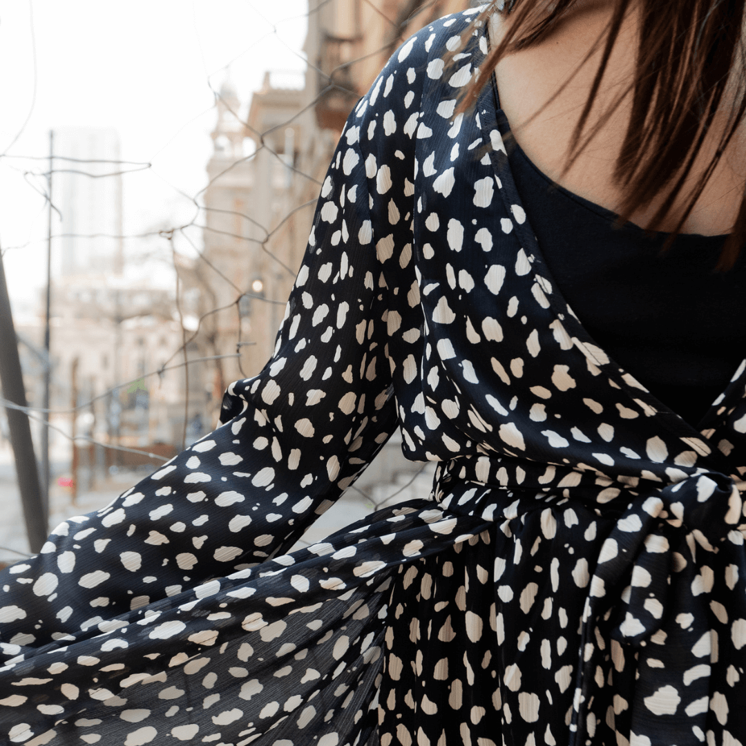 long kaftan light dress with long sleeve in a black and white colour-dress-lynne