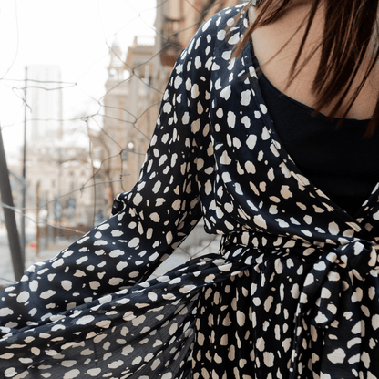 long kaftan light dress with long sleeve in a black and white colour-dress-lynne