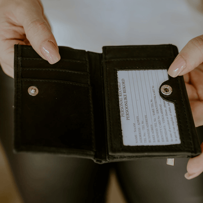 the leo wallet small compact genuine leather-wallet-lynne_2
